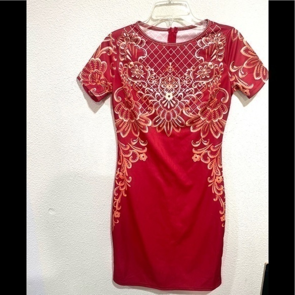 WOMANS elegant bohemian front deco pattern Red sheath dress size small